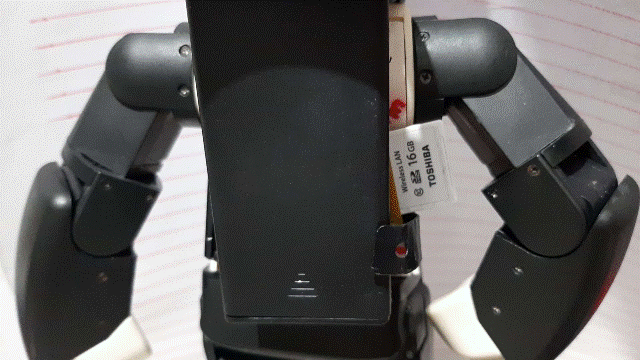 Robi2023.03.04_02_改造測試：[Robi洛比遙控_v1.3]將[Flashair_WiFi_SD]卡片閃過[臨時散熱片]位置